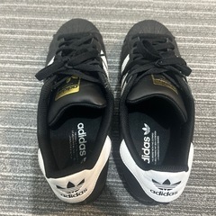 adidas SUPERSTARの画像