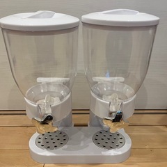 （お取引中）ペットフード入れやシリアル入れに✨️美品フードフィーダー