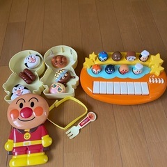 アンパンマンお弁当箱とピアノ