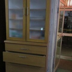 使う方無料でさし上げます。　食器戸棚　の画像