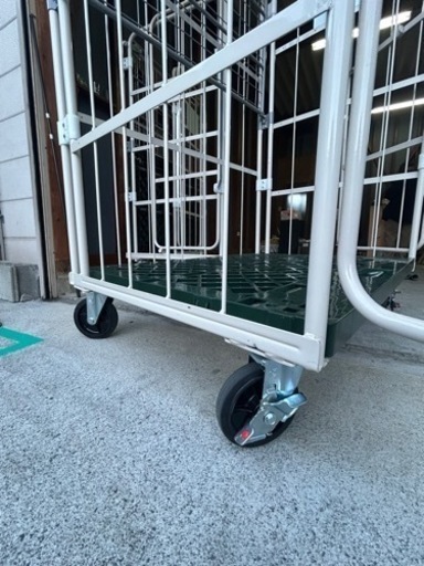 【ラスト①カゴ台車新品同様】跳ね上げ中間棚付観音扉付きカゴ台車　KRC80-PI（HA）　W1100×D800×H1700mm　アイボ