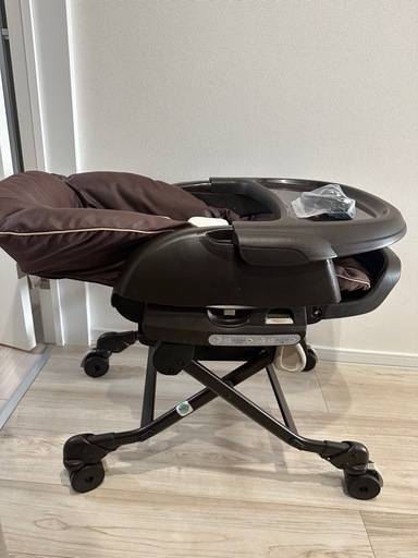 赤ちゃん本舗×コンビ　共同開発『ネムリラ ４キャス ロッタ』 ネムリラ 4キャス オートスウィング ロッタ赤ちゃん本舗×コンビ協同