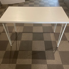 ニトリで買った机の画像