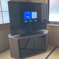 テレビ32型とテレビ台