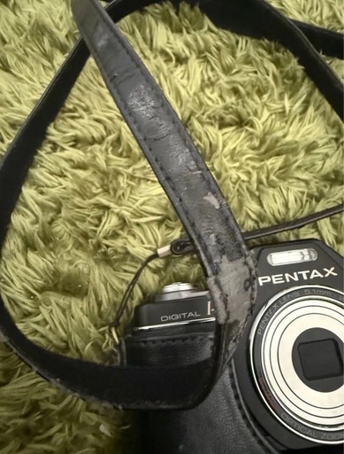 ペンタックス Pentax Digital I-10 ブラック バッテリー×2 カメラストラップ付 コンパクトデジタルカメラ