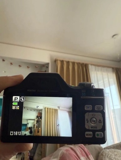 ペンタックス Pentax Digital I-10 ブラック バッテリー×2 カメラストラップ付 コンパクトデジタルカメラ
