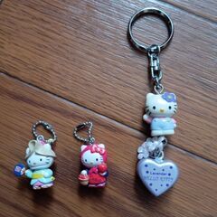 キティちゃん　キーホルダーとチャーム