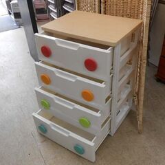 4段 キッズチェスト べビーチェスト プラチェスト ウッド天板 幅55.5cm カラフル 白系 タンス たんす 衣類収納 札幌 西野店の画像