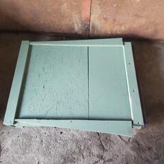 キャスター付き物入れの画像