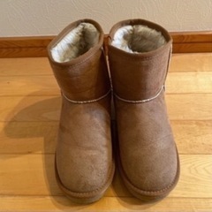 ムートンブーツの画像
