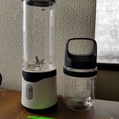 美品☆ジューサー・ミキサー☆スムージー