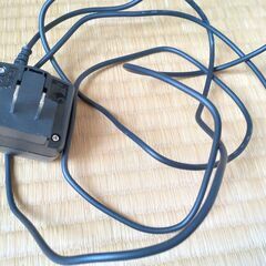 美品 ほぼ未使用 ACアダプタ DC9V 600mA ケーブル長 200cmの画像