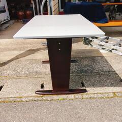 リビンズ 株式会社ダイニングテーブル 伸縮可能 幅120(90)cm ×奥行70㎝×高さ70㎝【浜村鹿野温泉ICから3分 買取本舗、 宮本リサイクル 営業時間9～19時 定休日水曜のみ←連絡できませんm(_ _)m】の画像