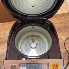 お譲り先決定！　　電気炊飯器　NL-BB05の画像
