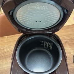 お譲り先決定！　　電気炊飯器　NL-BB05の画像