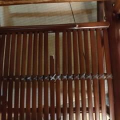 木のイスの画像