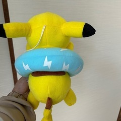 ピカチュウぬいぐるみの画像