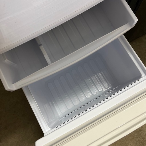 動作ok】SHARP シャープ冷蔵庫137L (買取アトムズ) 春田の 動作ok】SHARP シャープ冷蔵庫137L (買取アトムズ) 春田の