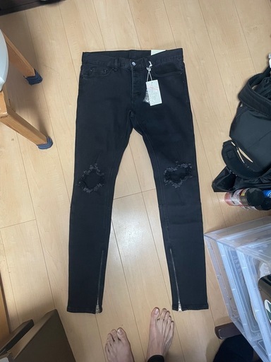 mnml スリムフィットジーンズ