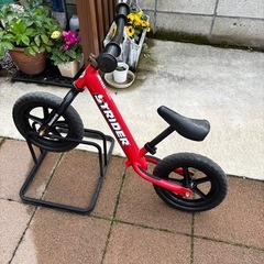 【再お値下げ】ストライダー　赤