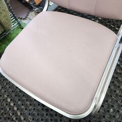 大量入荷!! まとめ買い大歓迎!! スタッキングチェア ピンク系くすみカラー イス ダイニングチェア 椅子 食卓 ホテル 公民館 店舗 札幌市 平岸店の画像