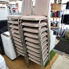 大量入荷!! まとめ買い大歓迎!! スタッキングチェア ピンク系くすみカラー イス ダイニングチェア 椅子 食卓 ホテル 公民館 店舗 札幌市 平岸店の画像
