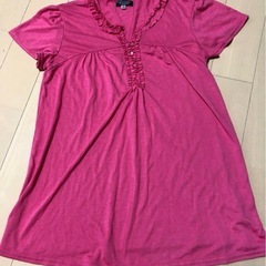 ピンクのフリルが可愛いＴシャツ　未着用
