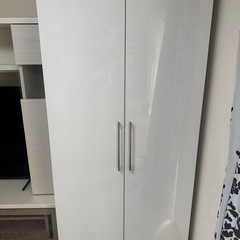 島忠ホームズ　ワードローブ