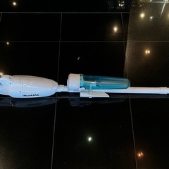 【完売】 makita CL107FD 充電式クリーナ　掃除機