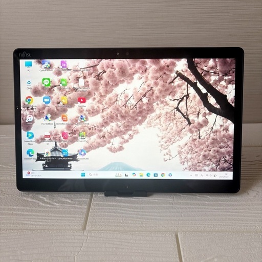 折りたたみキーボードおまけ❣️【美品】富士通ノートパソコン✨タブレットARROWS‼️軽くて薄い✨すぐ使える✨【完動品】快速SSD✨w