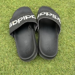 adidas アディダス　スリッパの画像