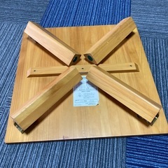 折りたたみテーブルの画像