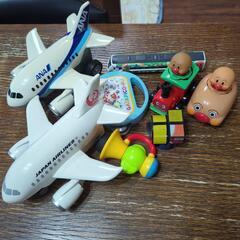 アンパンマン　おもちゃ　プルバックカー　飛行機