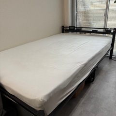 ベッドフレームの画像