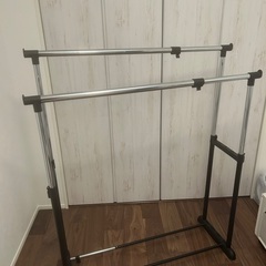伸縮性ラックの画像
