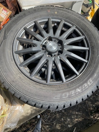 プリウスアルミホイールタイヤ付き