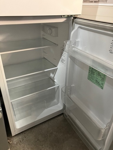 O 2503-1003 Hisense ノンフロン冷凍冷蔵庫 HR-B12C 2021年製 全定格内容積120L 動作確認済み キズ 