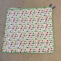 はらぺこあおむし おくるみの画像