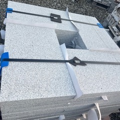 白御影石床材飛石の画像