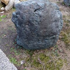 庭石差し上げます。