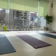 無料体験【口コミ⭐️5多数！セミパーソナルヨガ&ピラティスレッスン体験】の画像