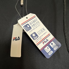 F I LAのパーカーの画像