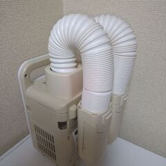 美品2020年製　ふとん乾燥機　カラリエ　ツインノズル　KFK-W1-WPの画像