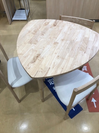 【軽トラック貸出サービス有】トライアングル型　ダイニング３点セット