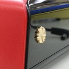 動作品 アデッソ ワイヤレスチャージングクロック QA-03RD ワイヤレス充電 USB端子 アラームクロック 目覚まし デジタル Qi 菊紋入り 記念品? 札幌市 清田区 平岡の画像