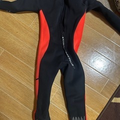 子供用ウエットスーツの画像