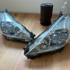 トヨタ　プリウスα zvw41 ヘッドライト 前期