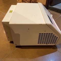 エステ機器 脱毛器の画像