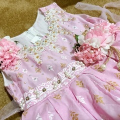 女の子 ドレス 服の画像