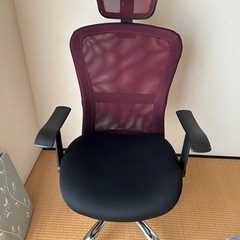 パソコンデスク、チェアのセットの画像